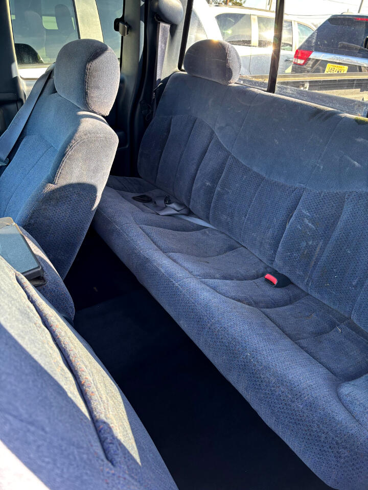 Chevrolet Silverado 1500 Ext. Cab 3-Door Short Bed 2WD 1999