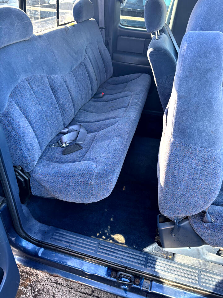 Chevrolet Silverado 1500 Ext. Cab 3-Door Short Bed 2WD 1999