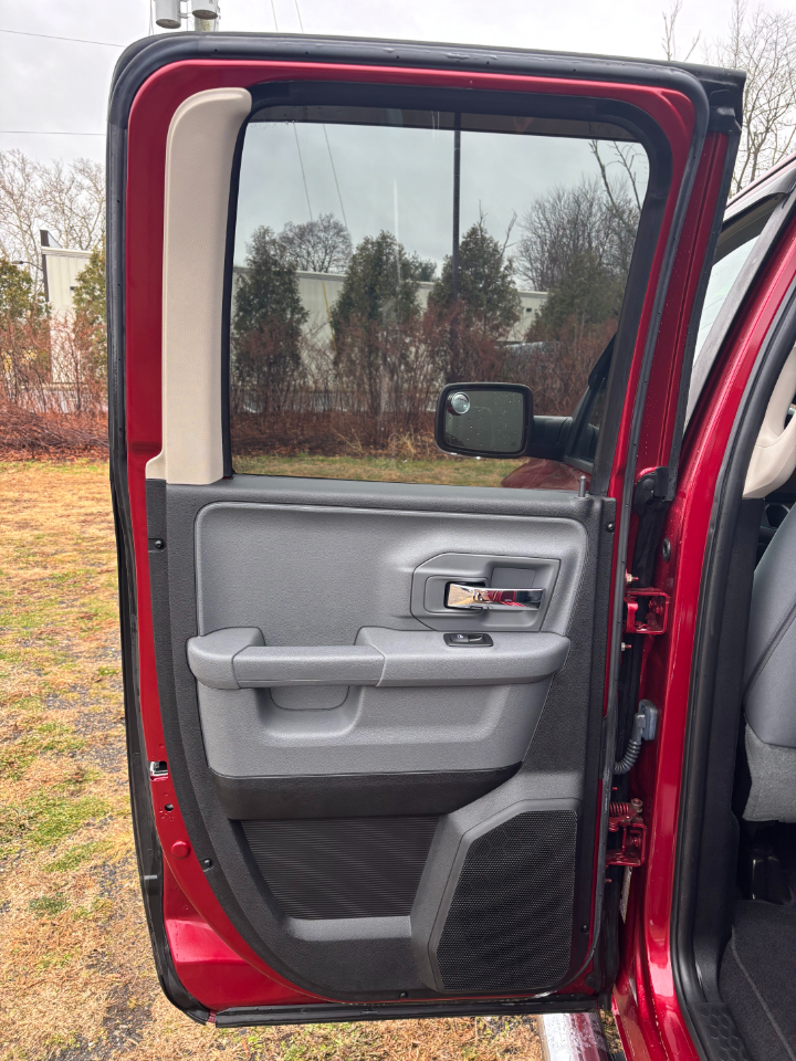 RAM 1500 SLT Quad Cab 4WD 2013