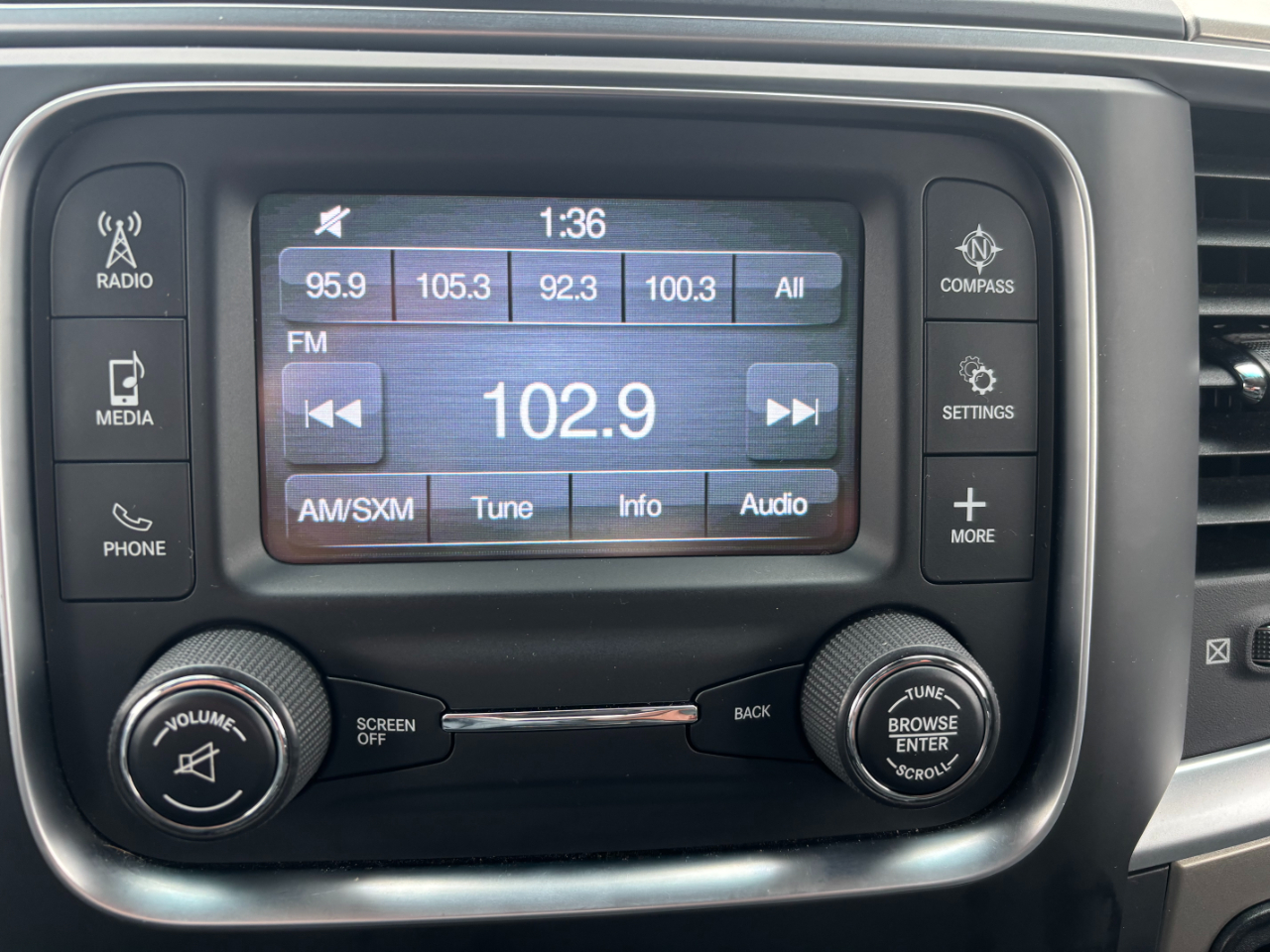 RAM 1500 SLT Quad Cab 4WD 2013