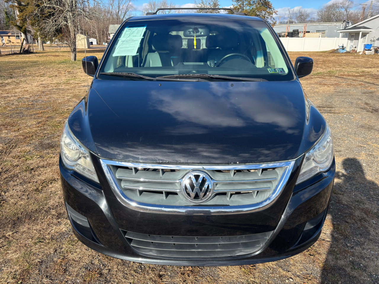 Volkswagen Routan SE 2014