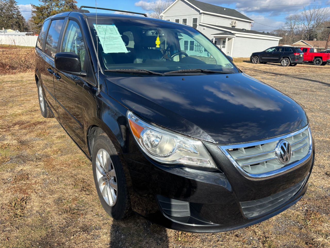 Volkswagen Routan SE 2014