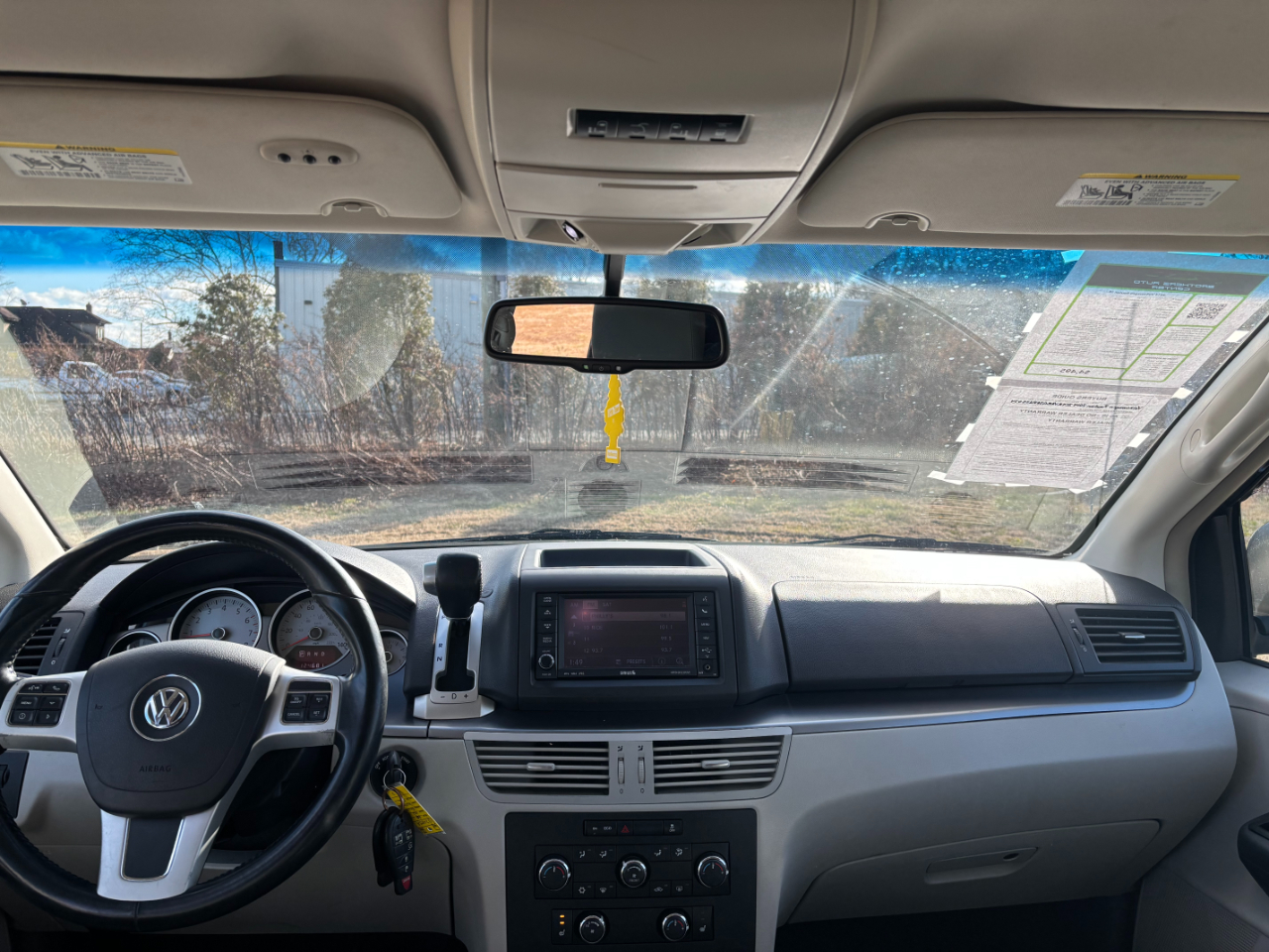 Volkswagen Routan SE 2014