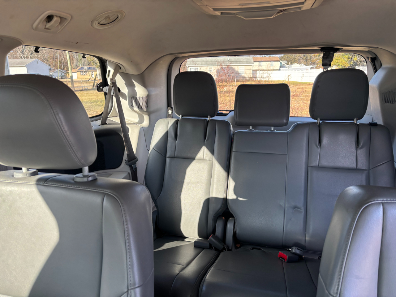 Volkswagen Routan SE 2014