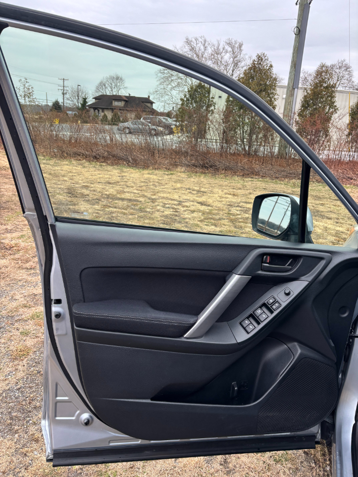 Subaru Forester 4dr CVT 2.5i Premium PZEV 2015