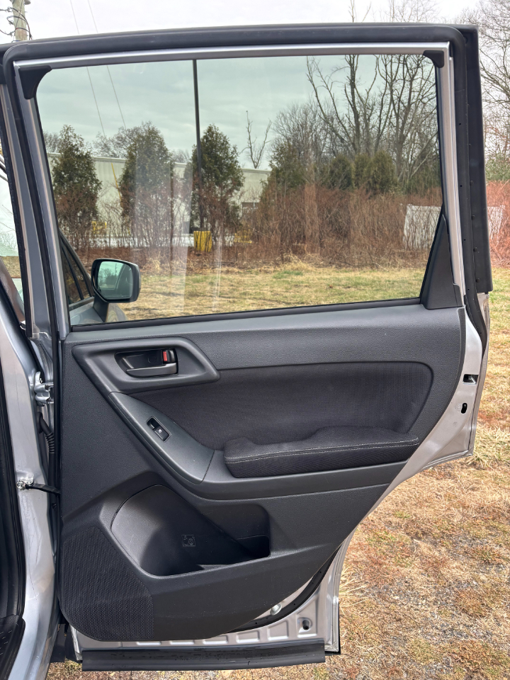 Subaru Forester 4dr CVT 2.5i Premium PZEV 2015