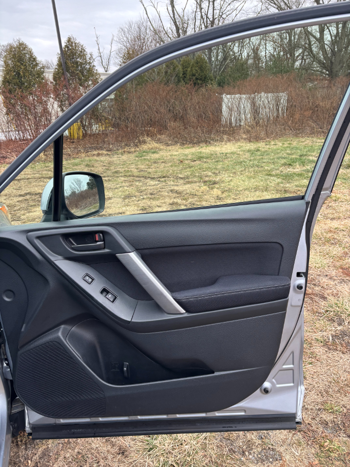 Subaru Forester 4dr CVT 2.5i Premium PZEV 2015