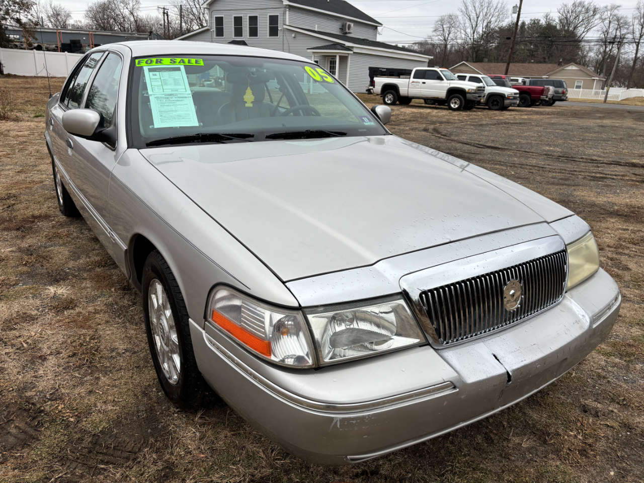 Mercury Grand Marquis 4dr Sdn LS Premium 2005