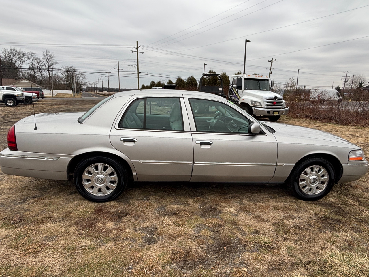 Mercury Grand Marquis 4dr Sdn LS Premium 2005