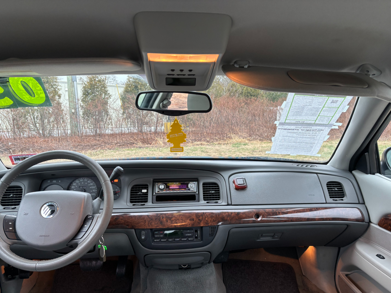 Mercury Grand Marquis 4dr Sdn LS Premium 2005