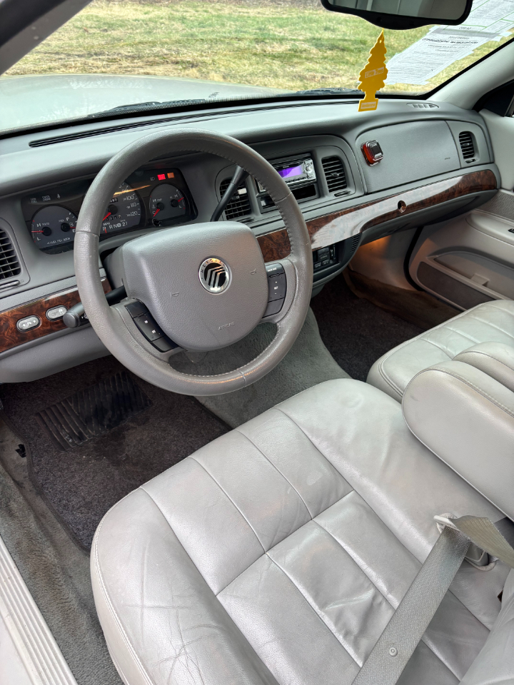 Mercury Grand Marquis 4dr Sdn LS Premium 2005