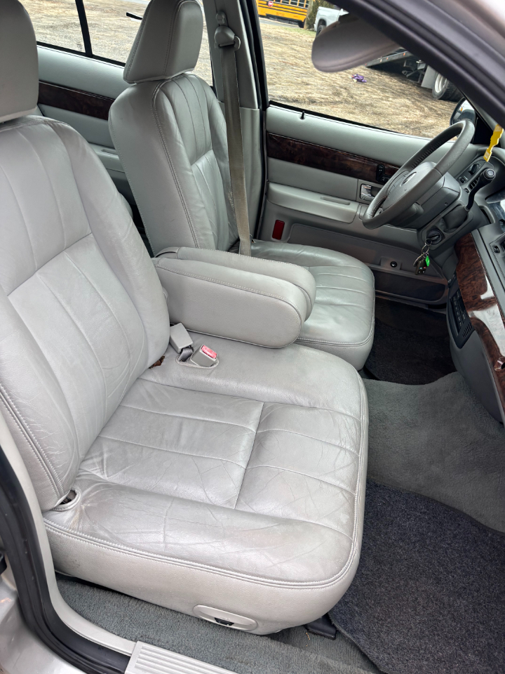 Mercury Grand Marquis 4dr Sdn LS Premium 2005