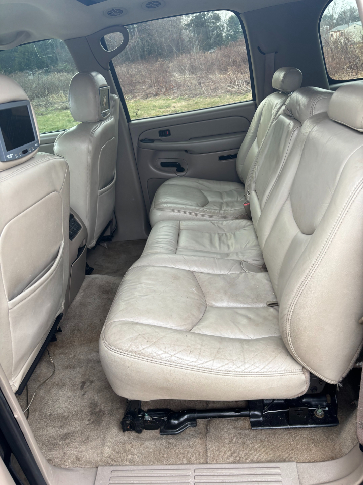 Chevrolet Suburban LT 1500 2004