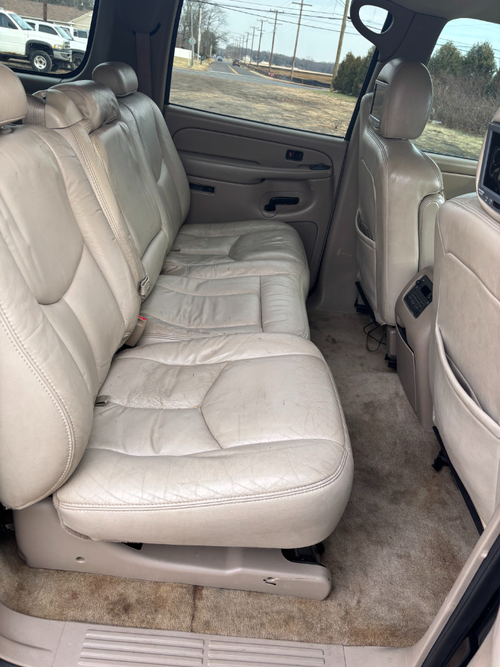 Chevrolet Suburban LT 1500 2004