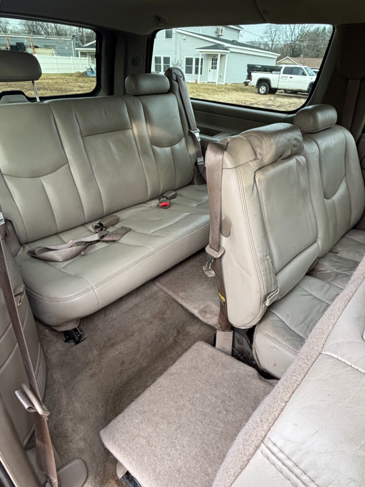 Chevrolet Suburban LT 1500 2004