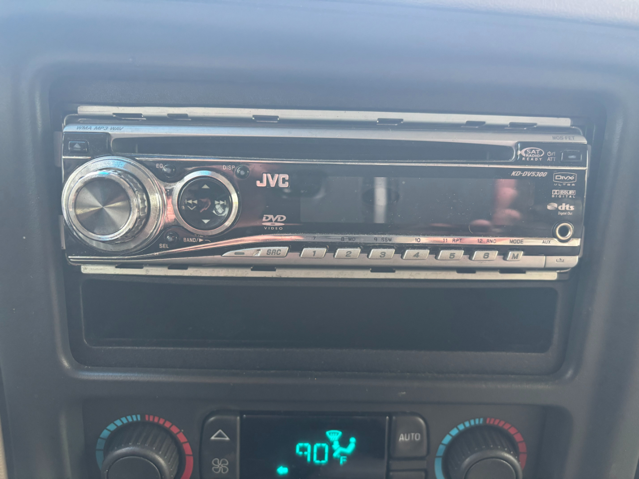 Chevrolet Suburban LT 1500 2004