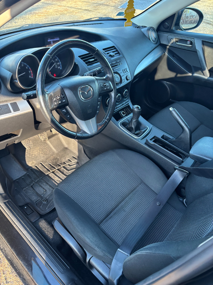 Mazda MAZDA3 i Touring 2013