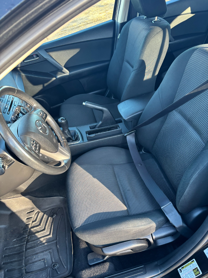 Mazda MAZDA3 i Touring 2013