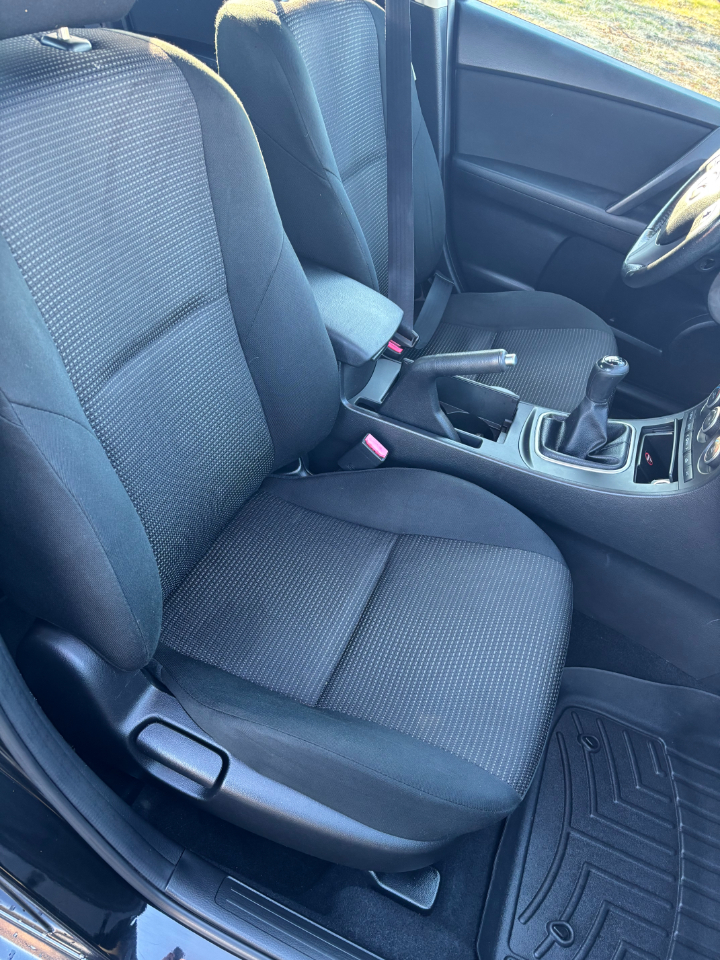 Mazda MAZDA3 i Touring 2013