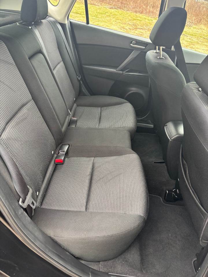 Mazda MAZDA3 i Touring 2013