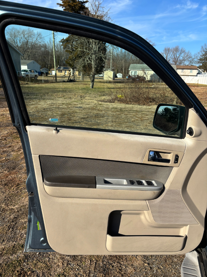 Mercury Mariner FWD 4dr 2010