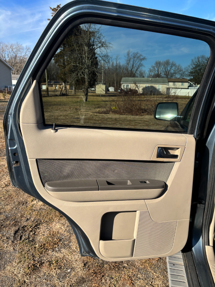 Mercury Mariner FWD 4dr 2010