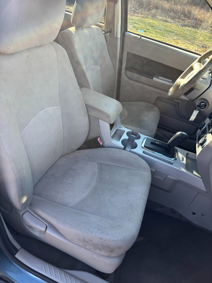 Mercury Mariner FWD 4dr 2010