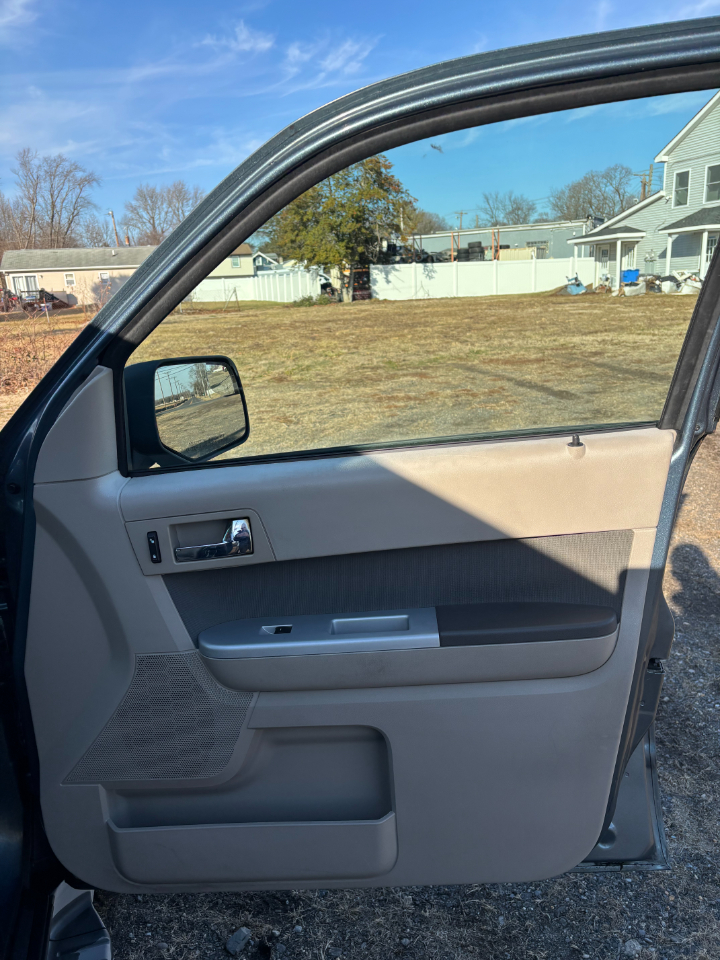 Mercury Mariner FWD 4dr 2010