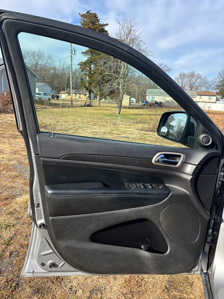 Jeep Grand Cherokee 4WD 4dr Laredo 2015