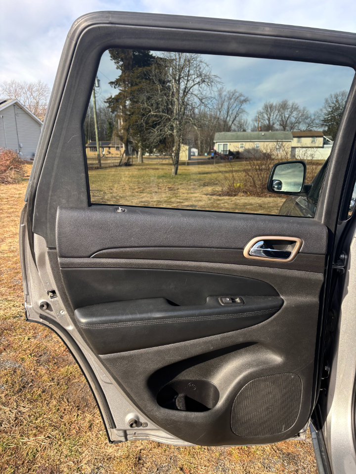 Jeep Grand Cherokee 4WD 4dr Laredo 2015