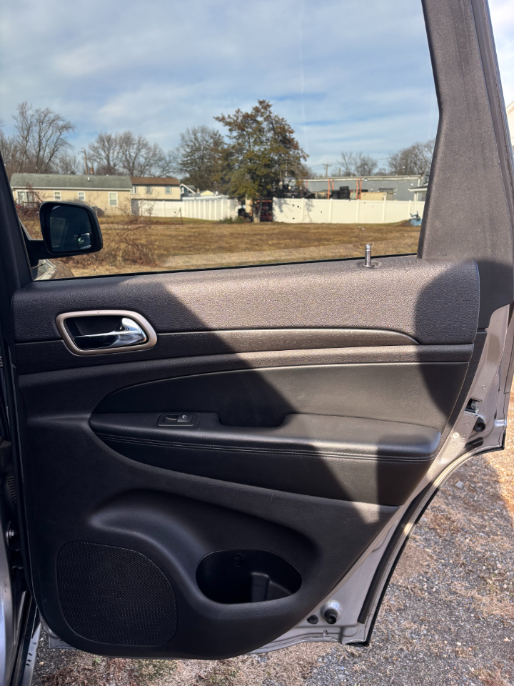 Jeep Grand Cherokee 4WD 4dr Laredo 2015