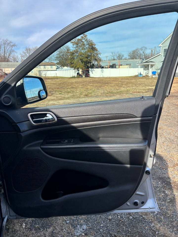 Jeep Grand Cherokee 4WD 4dr Laredo 2015