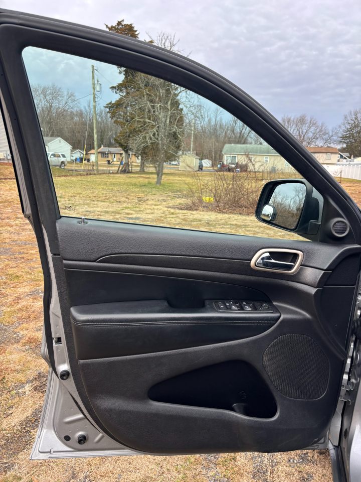 Jeep Grand Cherokee 4WD 4dr Laredo 2015