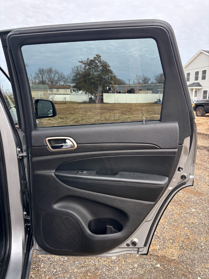 Jeep Grand Cherokee 4WD 4dr Laredo 2015