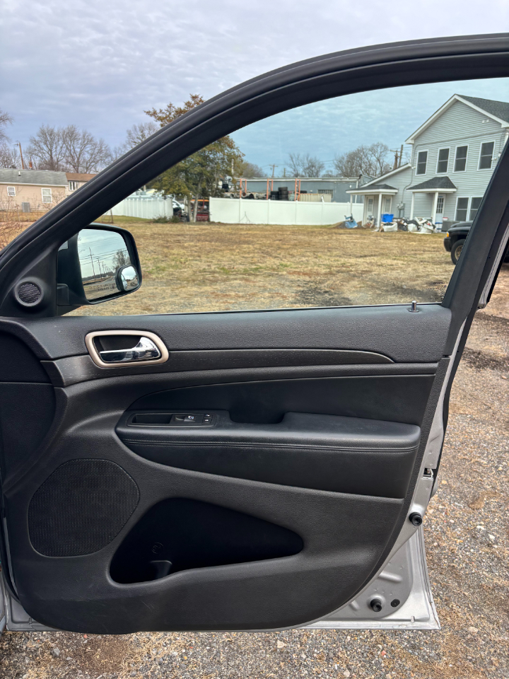 Jeep Grand Cherokee 4WD 4dr Laredo 2015