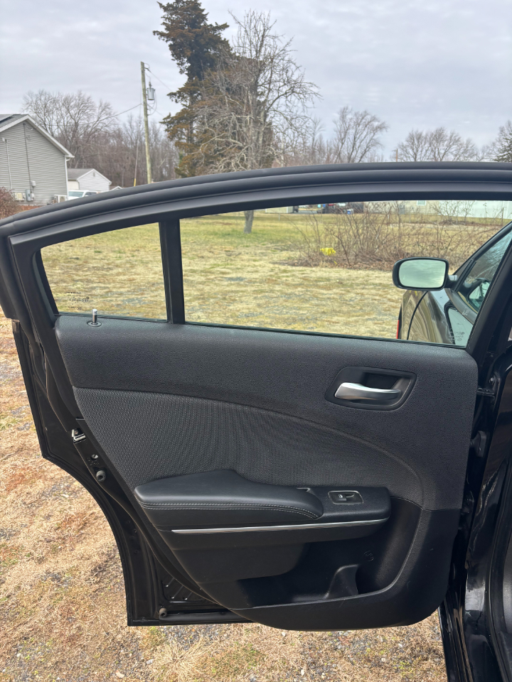 Dodge Charger SE 2015