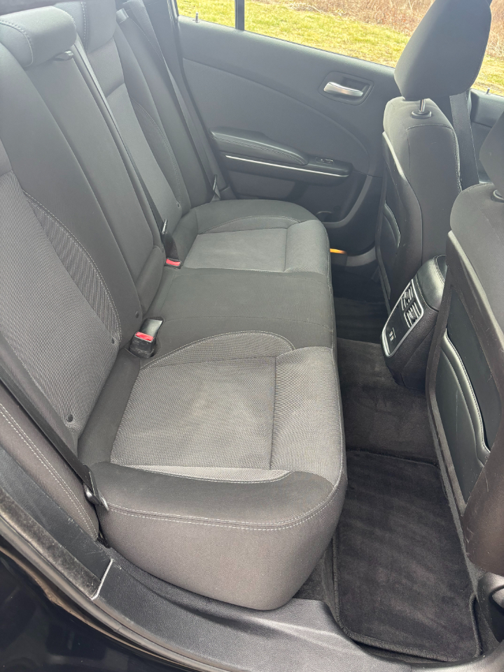 Dodge Charger SE 2015