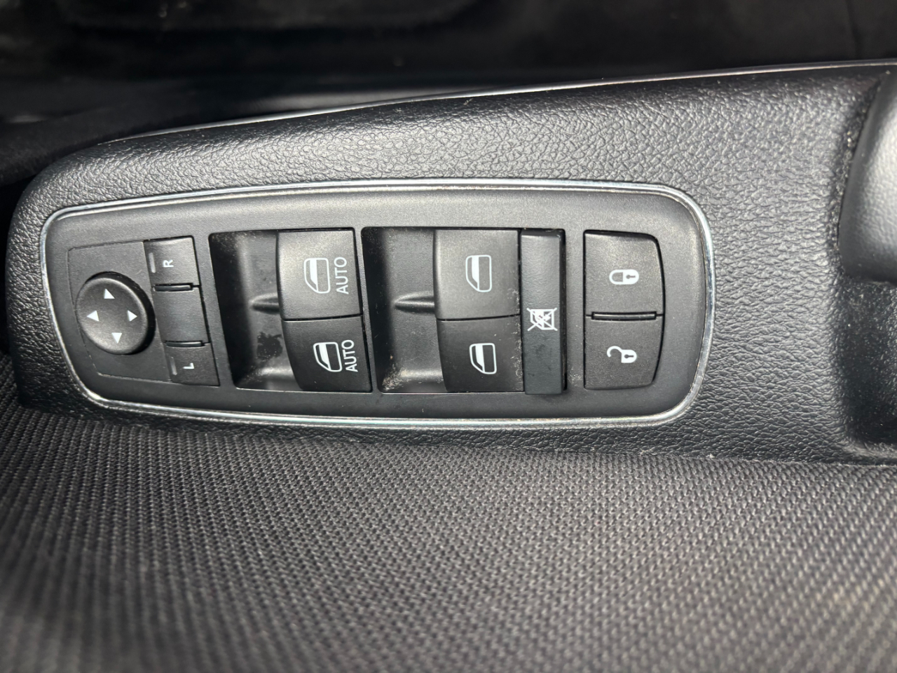 Dodge Charger SE 2015