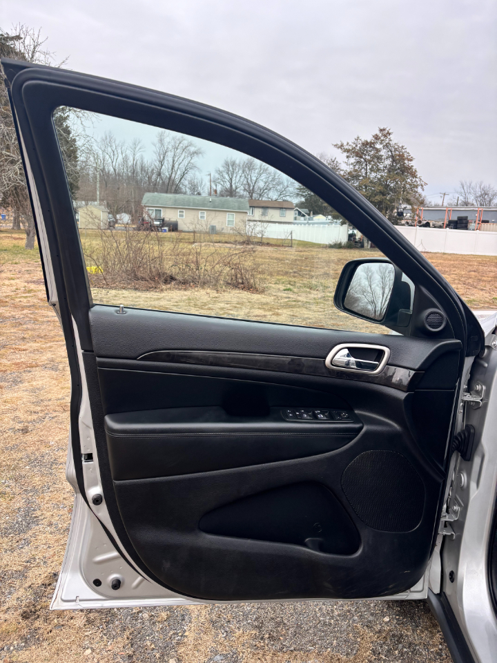 Jeep Grand Cherokee 4WD 4dr Laredo 2012