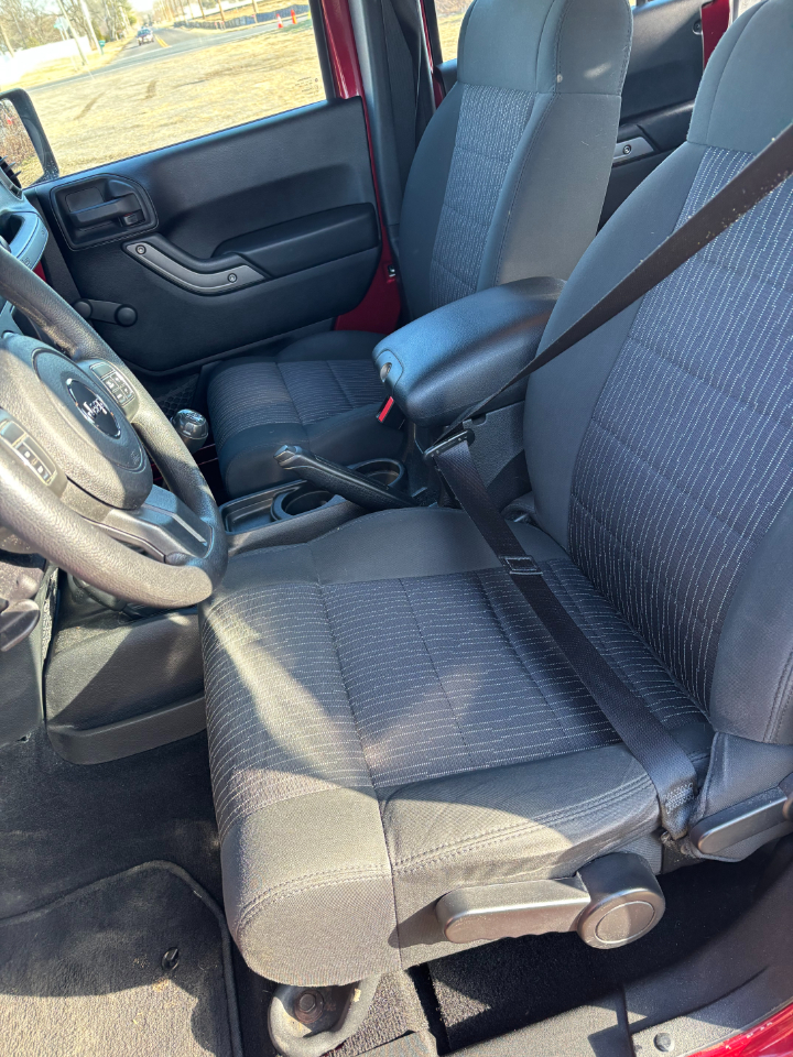 Jeep Wrangler Unlimited 4WD 4dr Sport 2012