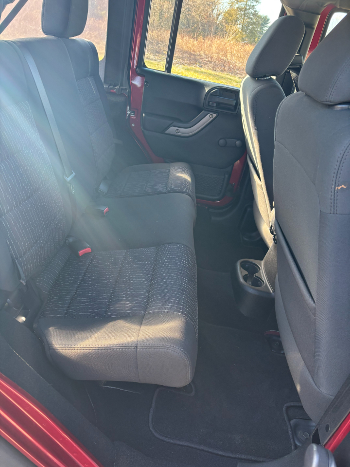 Jeep Wrangler Unlimited 4WD 4dr Sport 2012