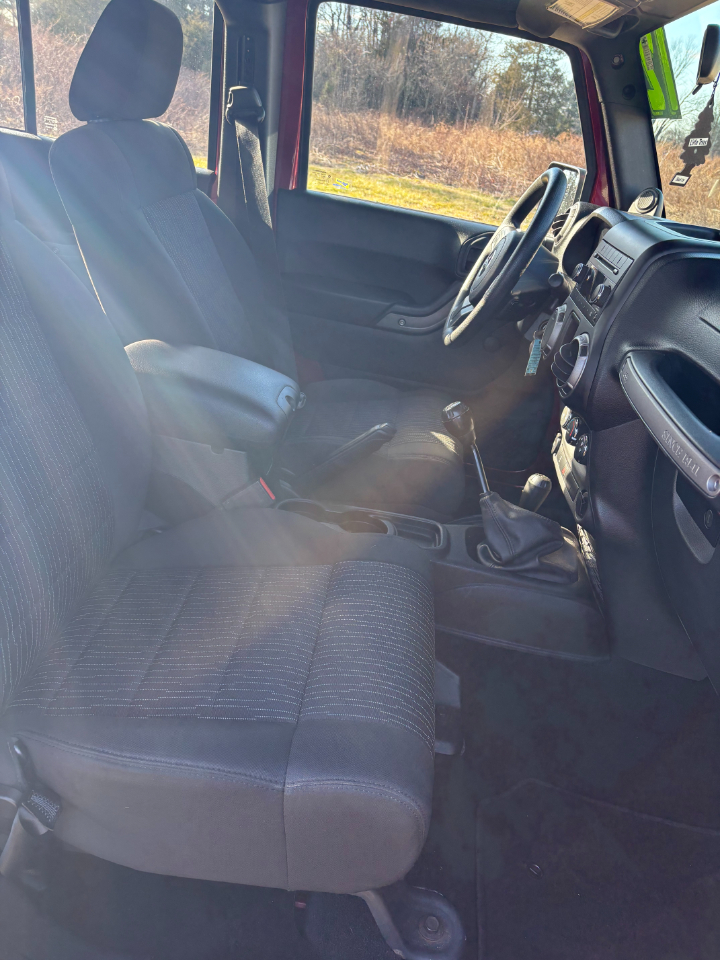 Jeep Wrangler Unlimited 4WD 4dr Sport 2012