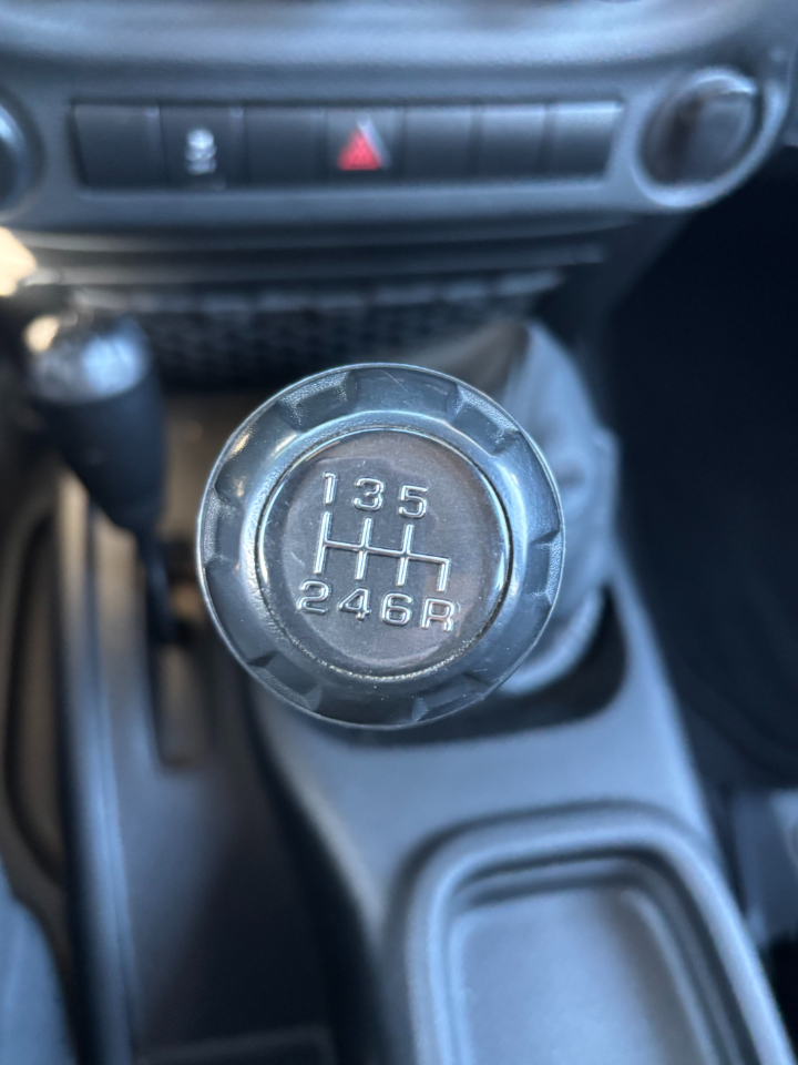 Jeep Wrangler Unlimited 4WD 4dr Sport 2012