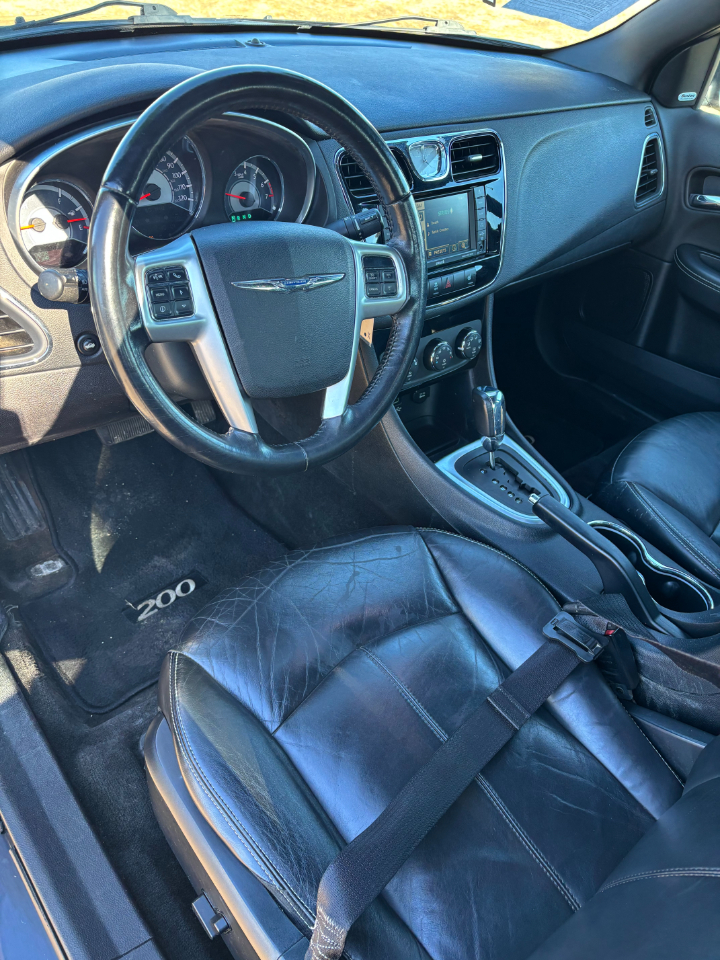 Chrysler 200 Limited 2011