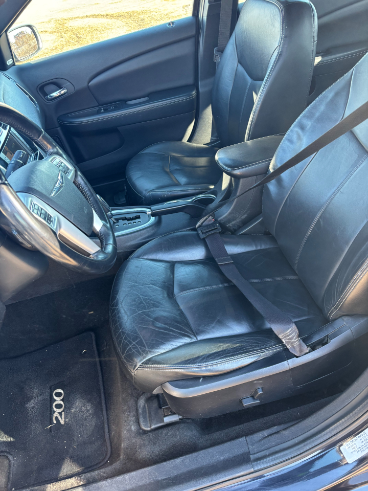 Chrysler 200 Limited 2011