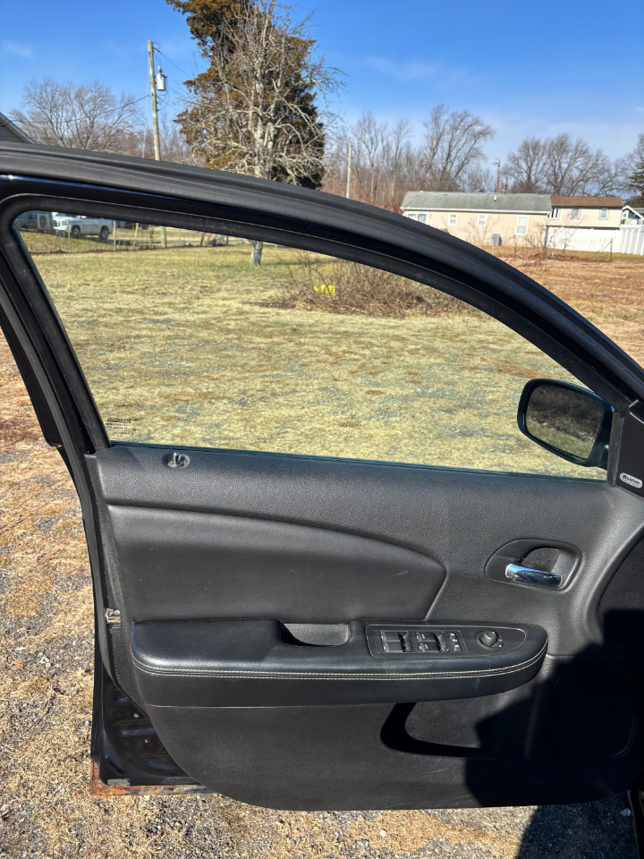 Chrysler 200 Limited 2011