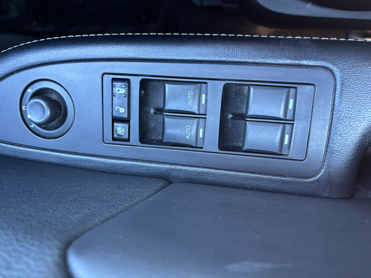 Chrysler 200 Limited 2011