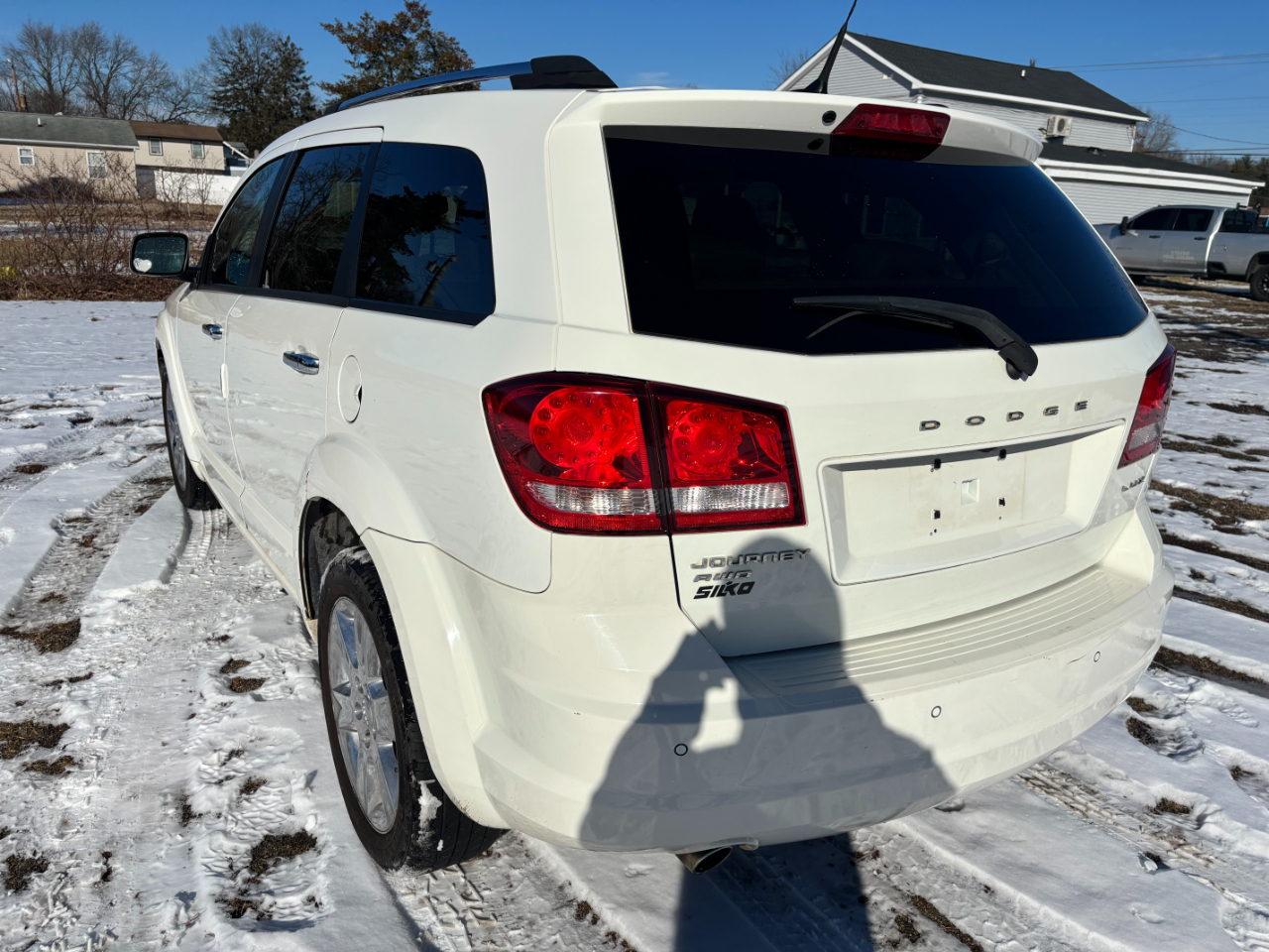 Dodge Journey AWD 4dr LUX 2011