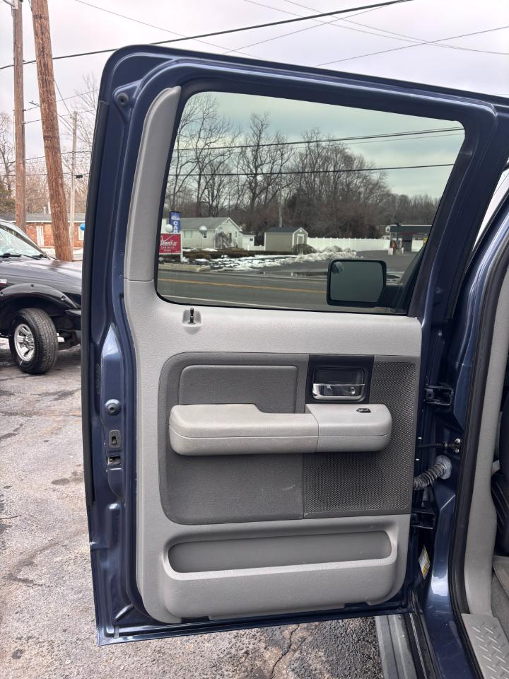 Ford F-150 XLT SuperCrew 5.5-ft. Bed 4WD 2006