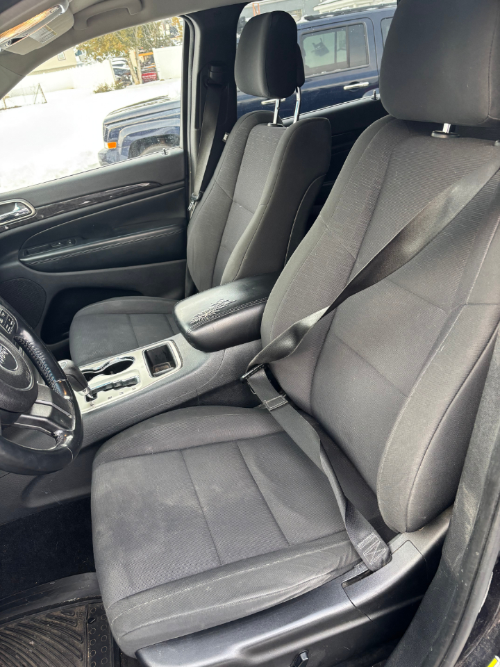 Jeep Grand Cherokee 4WD 4dr Laredo 2011